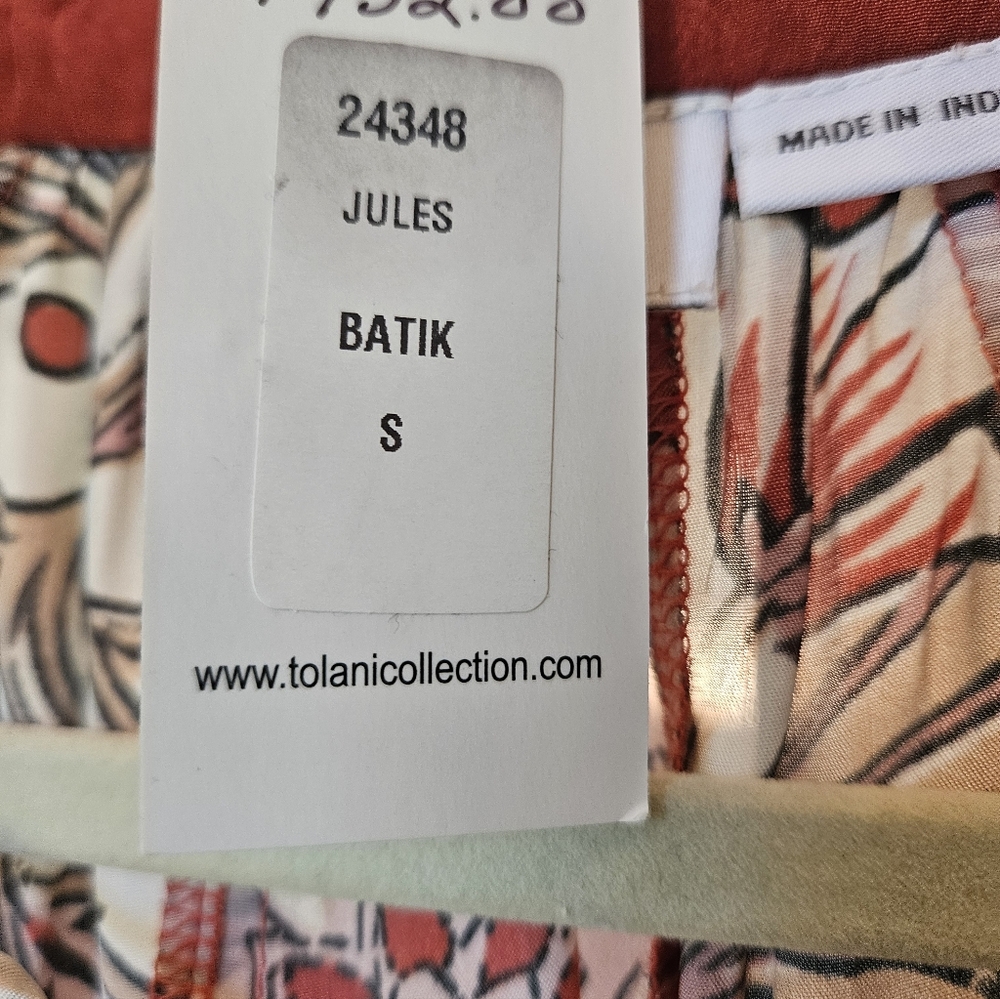 Tolani Collection tunic top New with Tags. Size small. Three quarter full sleeve - Picture 7 of 14